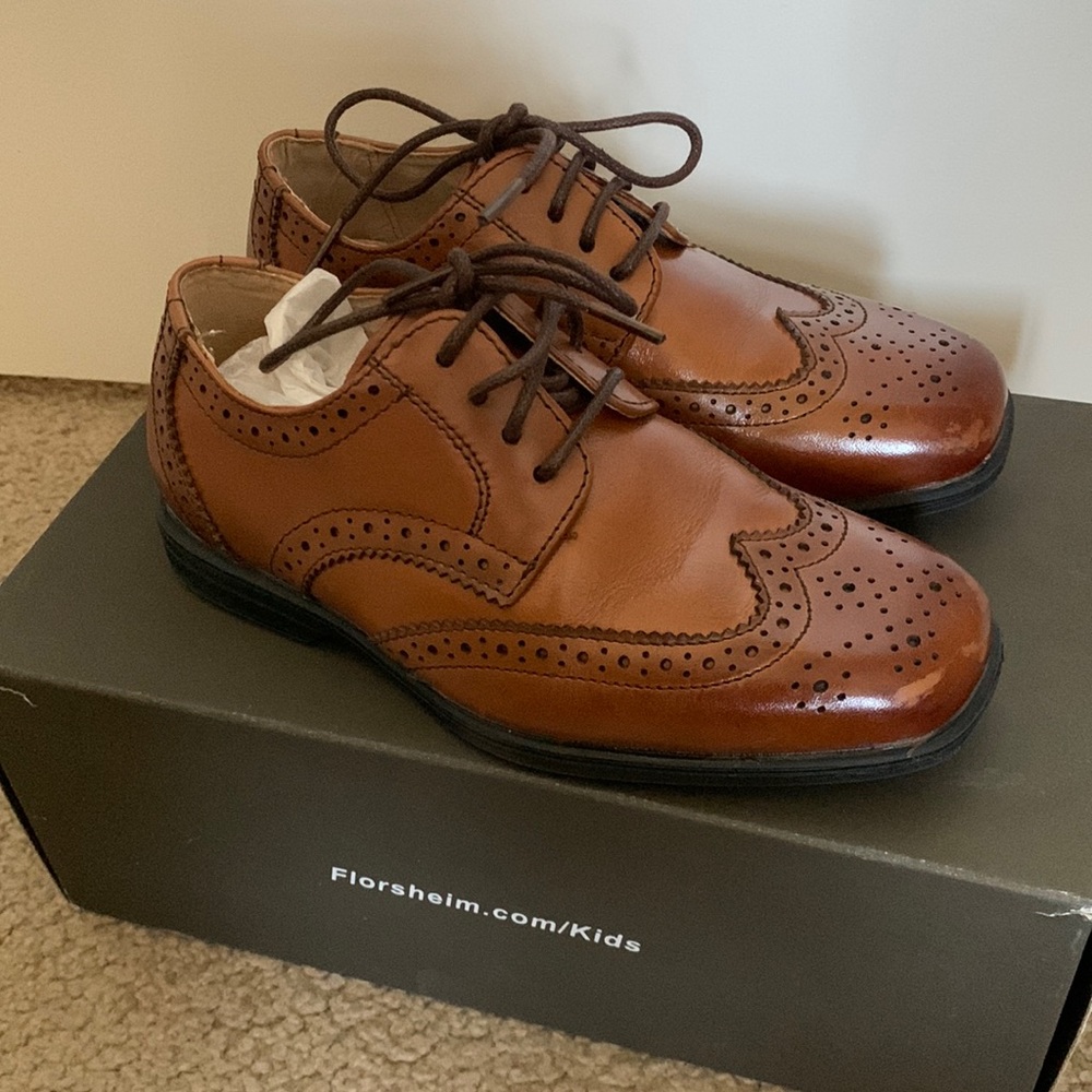 Florsheim Reveal Wingtip boys dress shoes